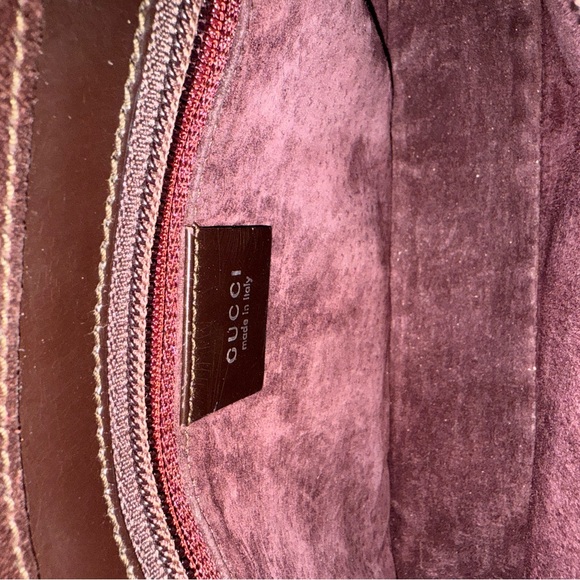 Vintage Gucci Baguette Bag with padlock - Picture 6 of 15